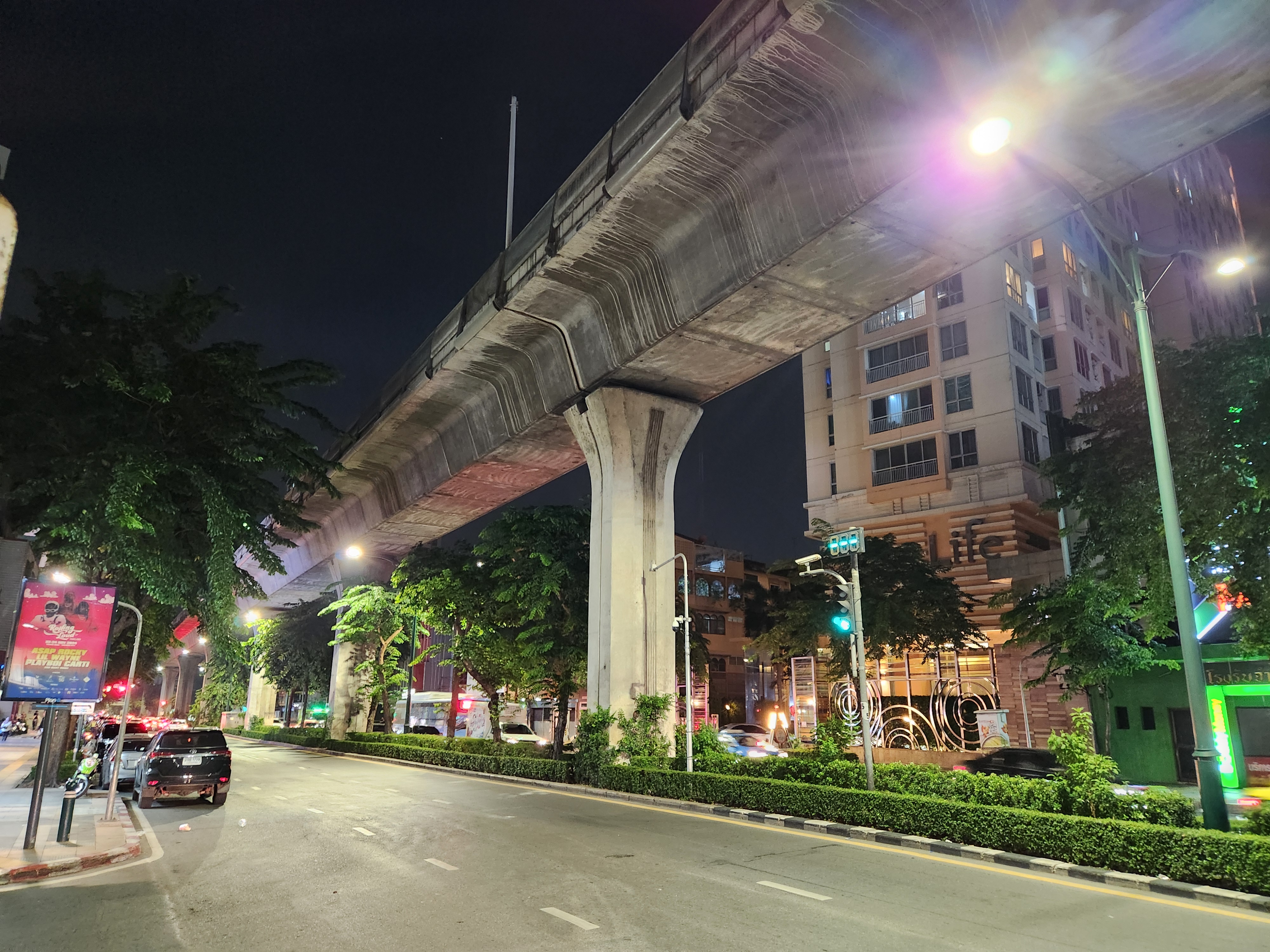 My first picture of the streets of Bangkok